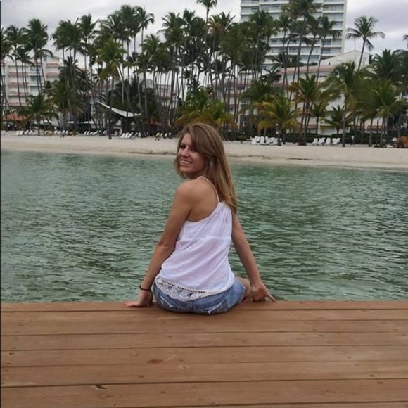 Meet your Posher, Leah - Picture 5 of 9